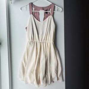windsor cream dress with mauve back